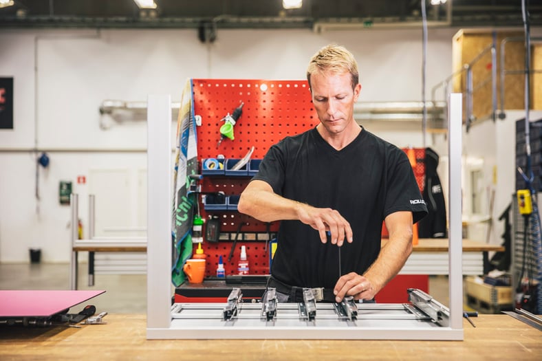 Ergonomiske arbejdsstationer i produktionsmiljøet